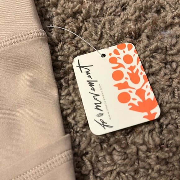 🔥NWT🔥 Out of your League FREE PEOPLE MOVEMENT LEGGINGS - Picture 6 of 9